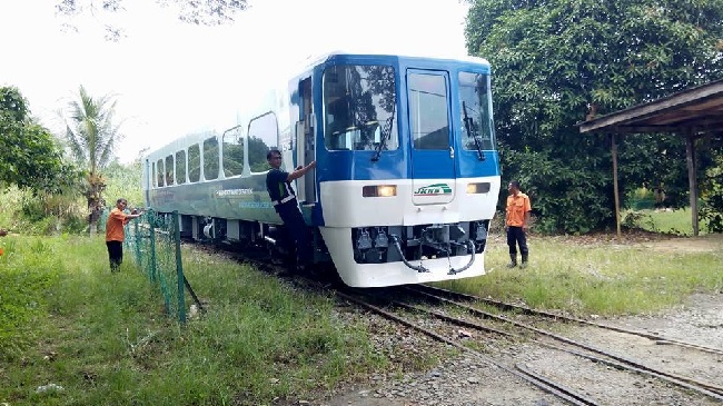 kereta-api-Sabah.jpg
